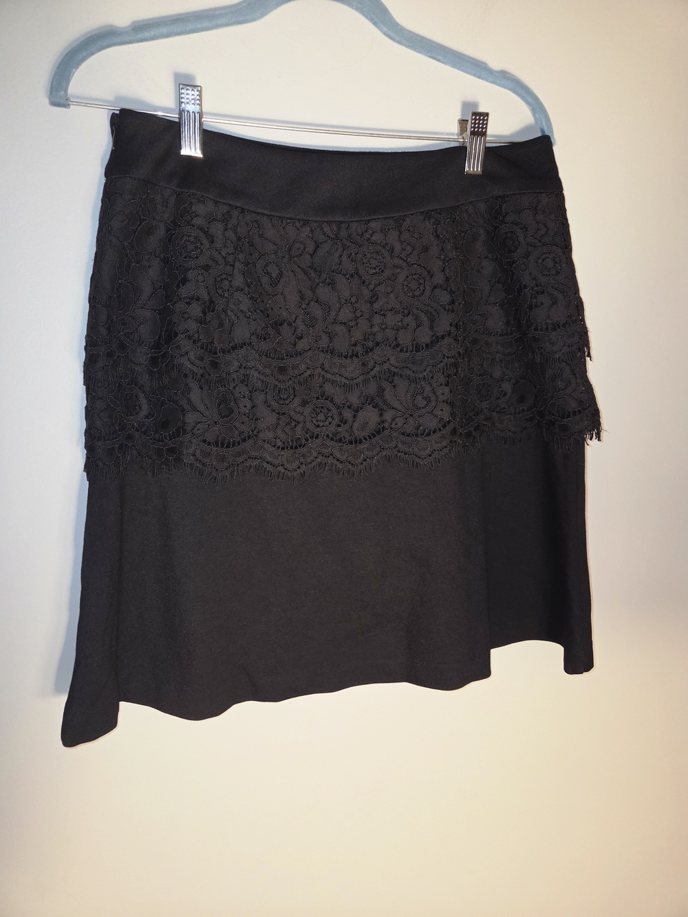 Cabi Black Lace Overlay Flounce Hem Mini Skirt Size 6 Knit Stretch Retro.